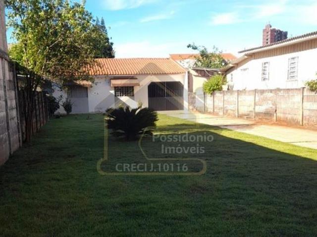 Casa à venda no bairro Centro Campo Mourão/PR