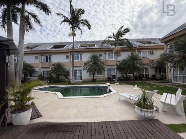 Casa à venda no bairro Centro Canoas/RS