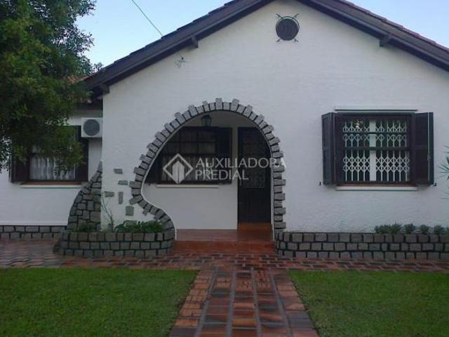 Casa a venda no bairro Centro em Tapes/RS