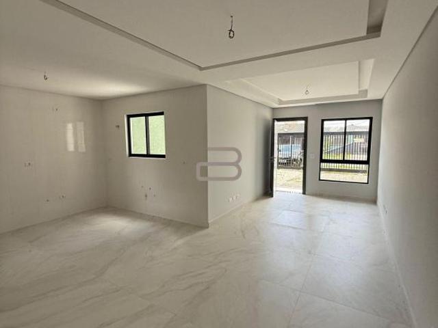 Casa à venda no bairro Cruzeiro São José dos Pinhais/PR