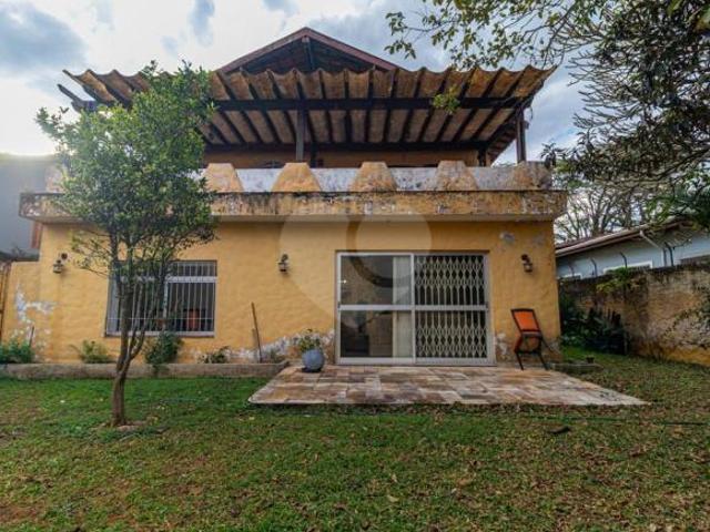 Casa à venda no Bairro de Interlagos conhecido por Bolsão de Interlagos