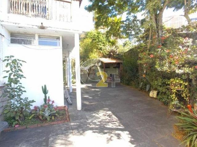 Casa a venda no bairro do Pacaembu com 4 quartos e 1 suite