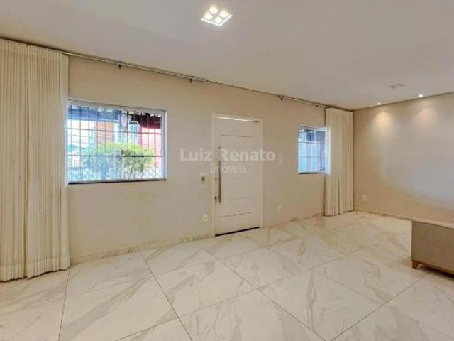 Casa à venda no bairro Floresta