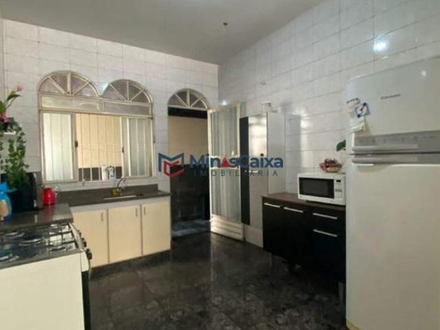 CASA A VENDA NO BAIRRO IGUAÇU COM 3 QUARTOS E METRAGEM ESPETACULAR!