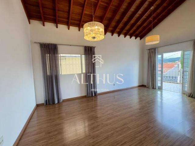 Casa à venda no bairro Jardim das Hortênsias Poços de Caldas/MG