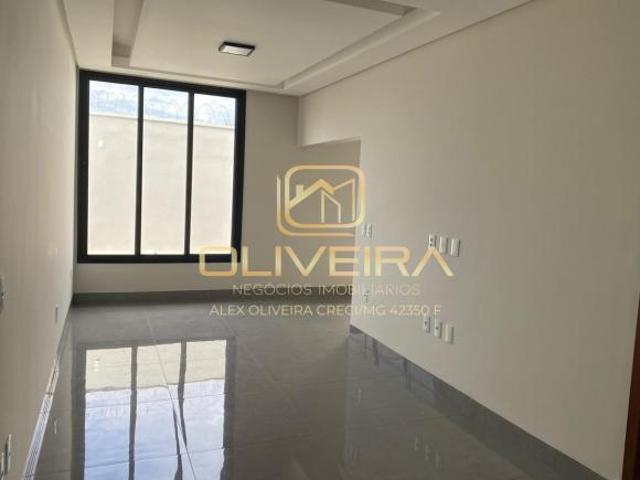 Casa à venda no bairro Jardim das Oliveiras Patrocínio/MG