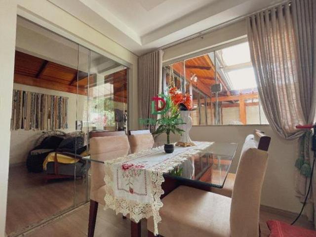 Casa à venda no bairro Jockey Club em Londrina/PR