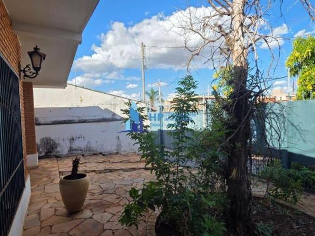 Casa à Venda no Bairro Parque dos Bandeirantes