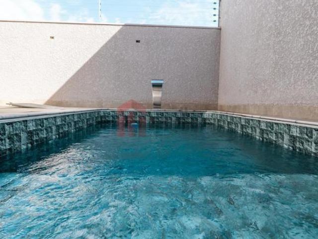 Casa à venda no bairro Parque Residencial da Gavea, Umuarama PR: 3 quartos, 3 suítes, 1 sala, 4 banh
