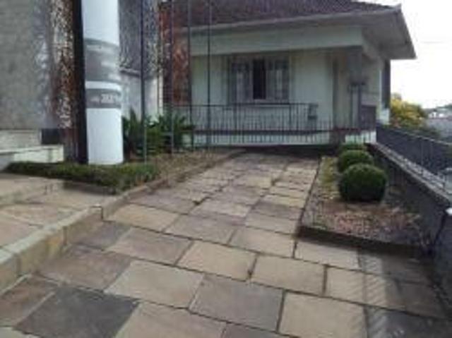 Casa à venda no bairro Petrópolis