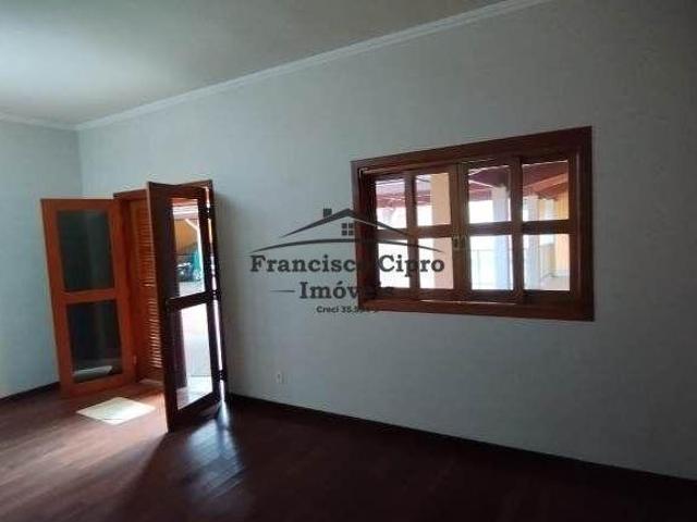 Casa à venda no bairro Portal das Colinas Guaratinguetá/SP