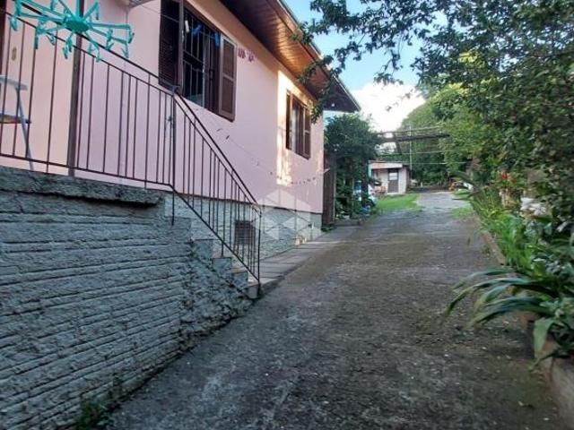 Casa à venda no bairro Santa Helena
