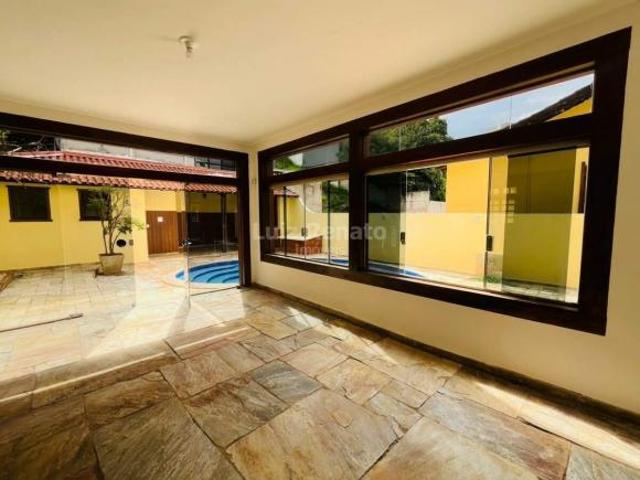 Casa à venda no bairro Santa Lúcia