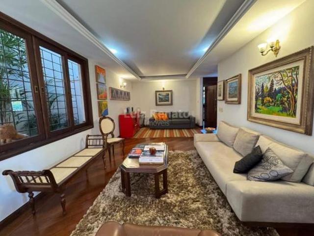 Casa à venda no bairro Santa Lúcia