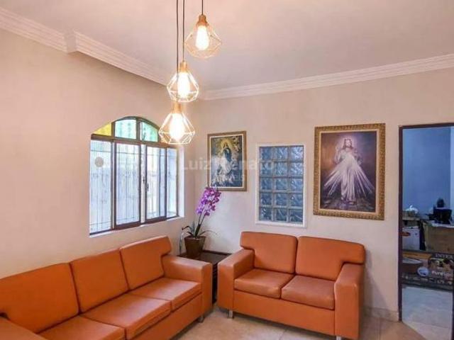 Casa à venda no bairro Santa Tereza