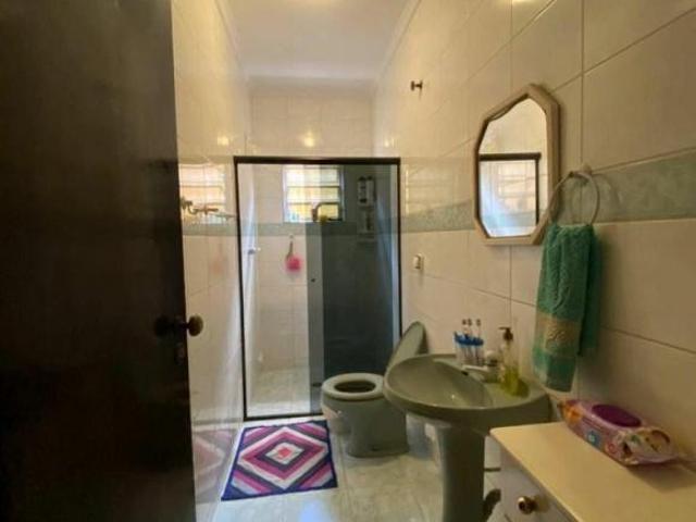 Casa a venda no bairro Santa Terezinha com 3 dormitórios, 1 suíte e 3 vagas