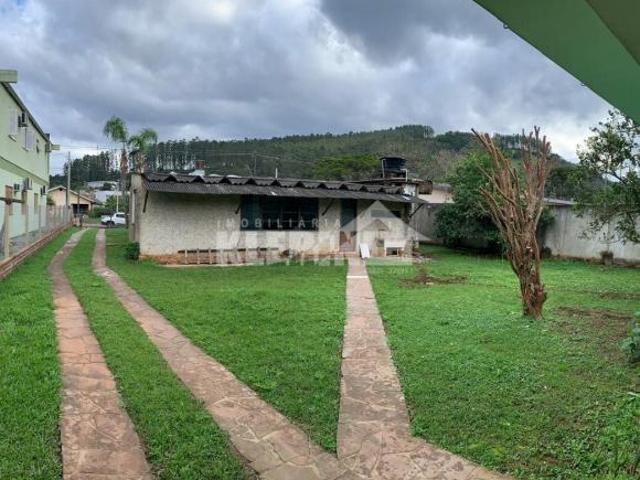 Casa à venda no bairro Santa Teresinha Bom Princípio/RS