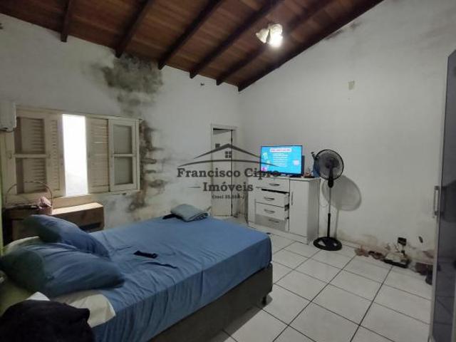 Casa à venda no bairro Vila Brasil Guaratinguetá/SP