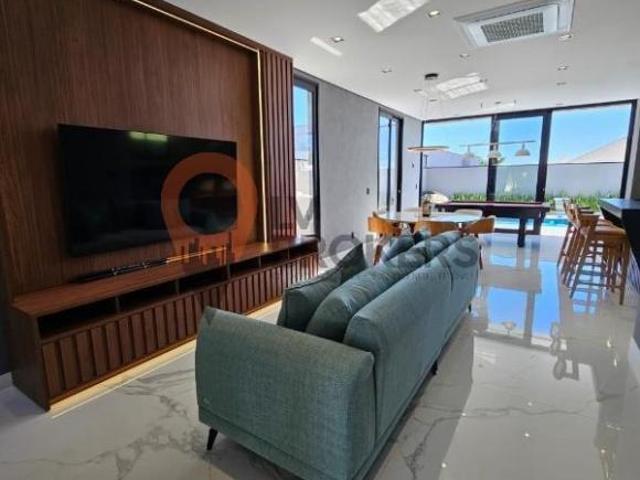 Casa à venda no Bella Città Fazenda Rodeio | 3 suítes, 3 salas e 4 vagas