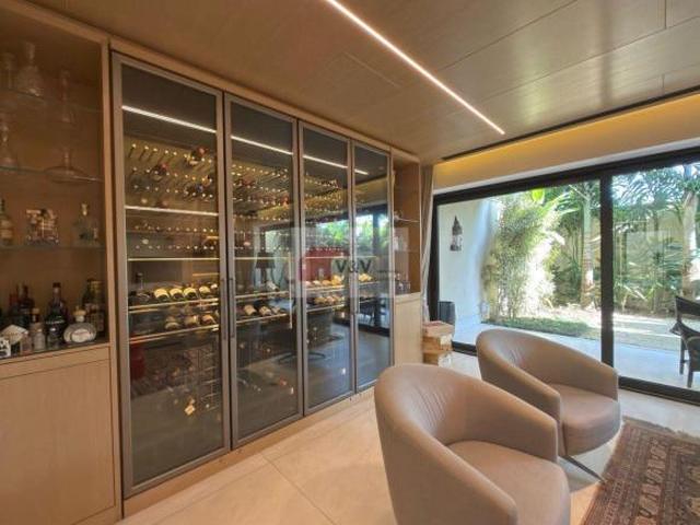 Casa a venda no Brooklin, 3 suítes + escritório 563m2!
