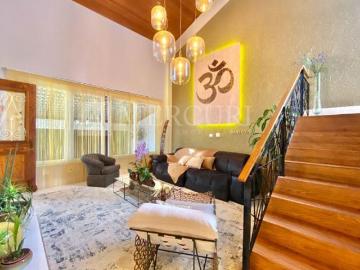 Casa à venda no Guarujá, Praia da Enseada, 2 Suítes e Espaço Goumert Mercuri Imóveis Imobiliária