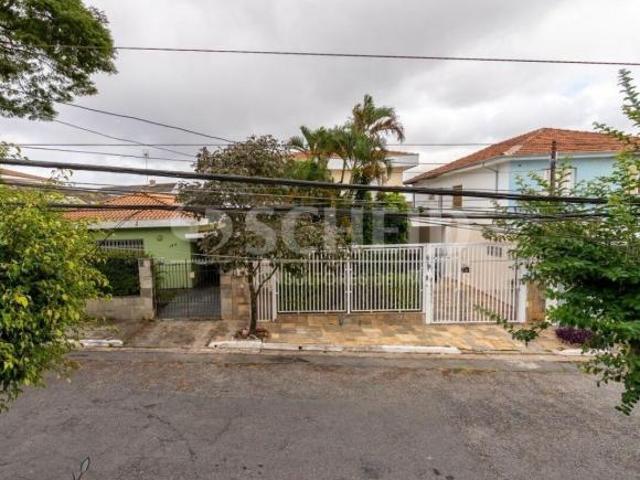Casa á Venda no Jabaquara com 177m², 3 quartos sendo 3 suítes, 2 vagas