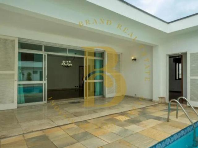 Casa á venda no Jardim Marajoara, 665m, 4 suítes, 10 vagas e piscina