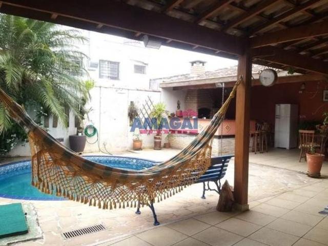 Casa à venda no Jardim Mesquita, 3 Dormitórios e área gourmet completa