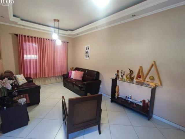 Casa à venda no Jardim Oriente