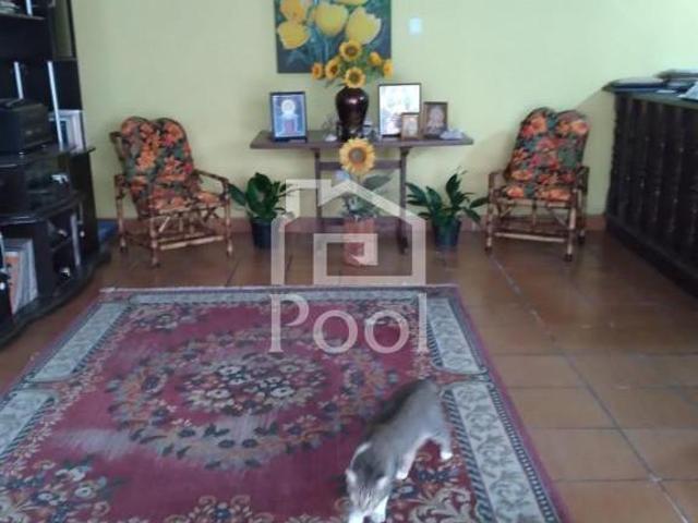 Casa Térrea com 245m² terreno 220m² área constr. 3 Quartos Lareira 4 Vagas Jd. América T