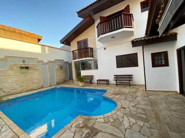 Casa à venda no Jardim Astro