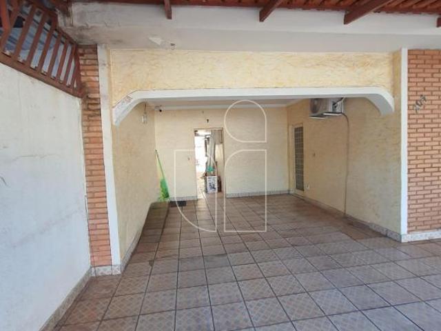 Casa à Venda no Jardim Bandeirantes com 3 Quartos Marília