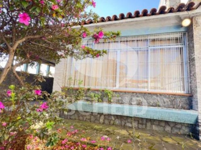 Casa à venda no Jardim Campo Grande, 6 dormitórios, 3 banheiros, 4 vagas