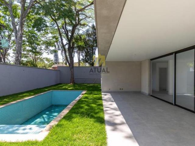 Casa à venda no Jardim Cordeiro | 712 m² | 4 Suítes | 4 Vagas