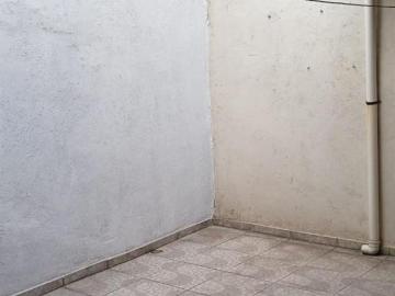 Praça Vinte e Um de Março - Garagem, Quintal