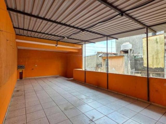 Casa à venda no Jardim Helena em São Paulo com 2 dormitórios, suíte e quintal
