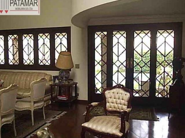 Casa à Venda no Jardim Leonor 4 Quartos