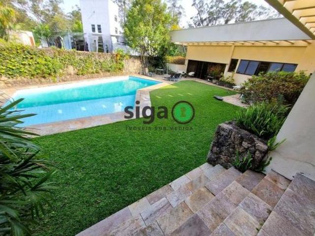 Casa a venda no Jardim Leonor com 5 quartos