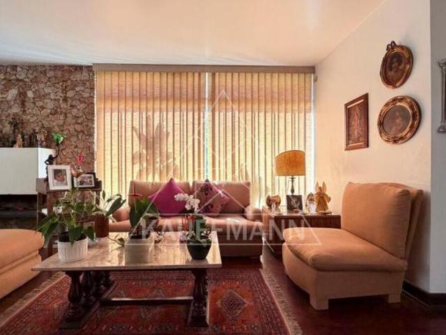 Casa à venda no Jardim Paulistano|4 dormitórios|4 vagas