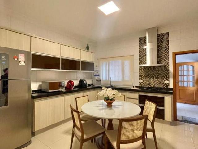 Casa à Venda no Jardim Terramérica 3, Americana: 3 Dorms, 250m²