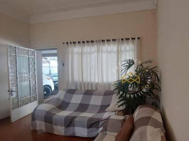 Casa à Venda no Jd. Brasil em Campinas SP