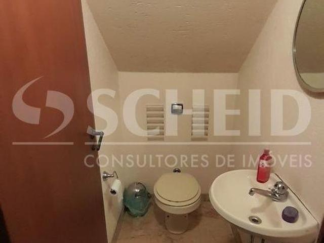 Casa a venda no Jd Umuarama com 177m, 3 dormitórios, 1 suíte e 2 vagas