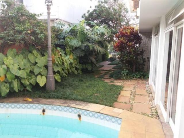 Casa a venda no Morumbi Casa de 740m² co 6 dormitorios sendo 1 suite, 6 banhei