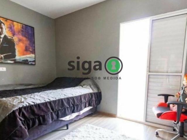 CASA Á VENDA NO BROOKLIN COM 3 QUARTOS, REFORMADA, 210M² 2 VAGAS!