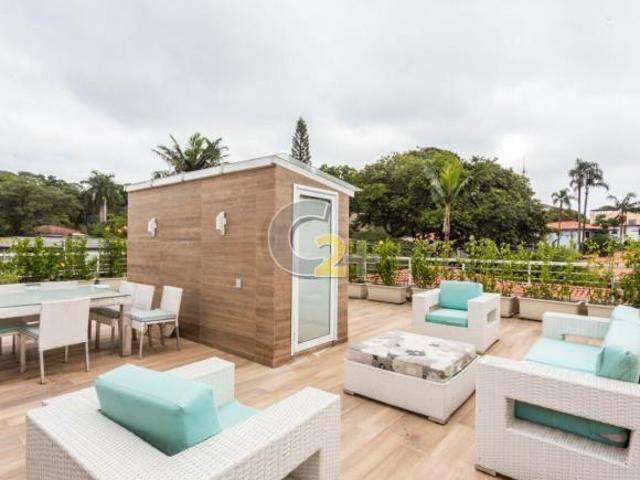 Casa a venda no Pacaembu, 3 suítes, 4 vagas 500m²
