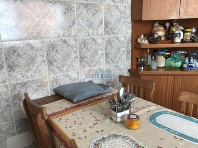 Casa à venda no Pacaembu, 4 suítes, 2 vagas de garagem
