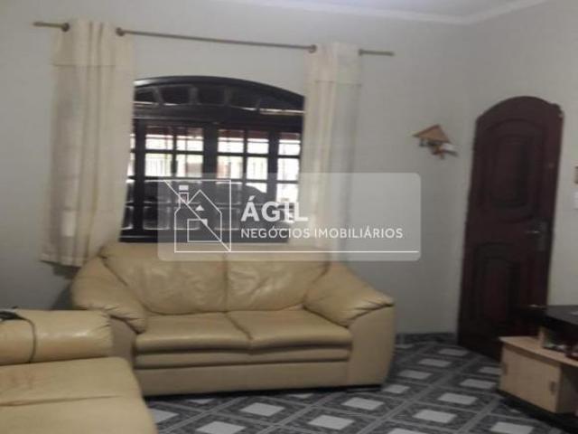 CASA A VENDA NO PARQUE DOS YPÊS/ 3 DORMITÓRIOS