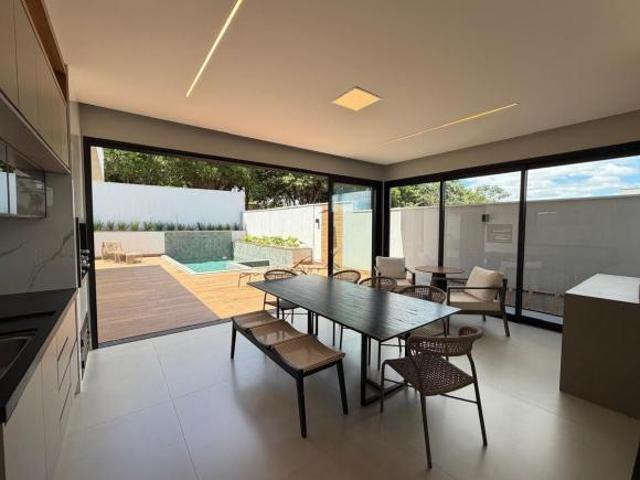 Casa à Venda no Parque Fortaleza I, Nova Odessa – 3 Suítes, 490m²