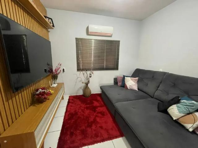 Casa à Venda no Parque Laranjeiras | 127 m², Suíte e Terreno Amplo