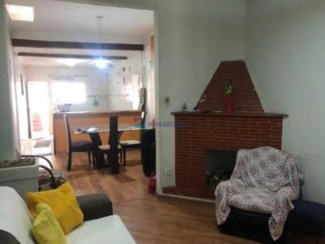 Casa no Planalto Paulista com 4 Quartos 2 Suítes 2 Vagas
